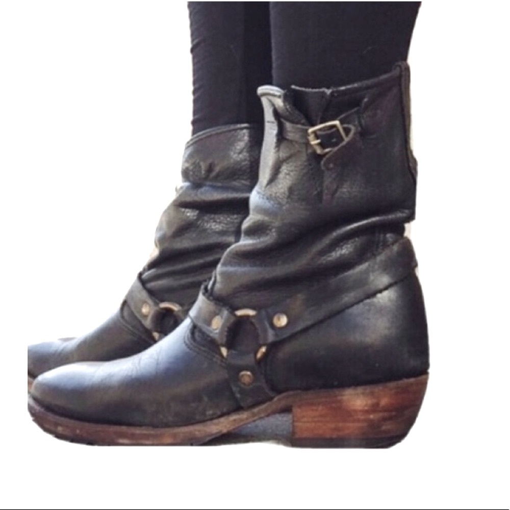 Vintage shoe company Eliza harness Black boots